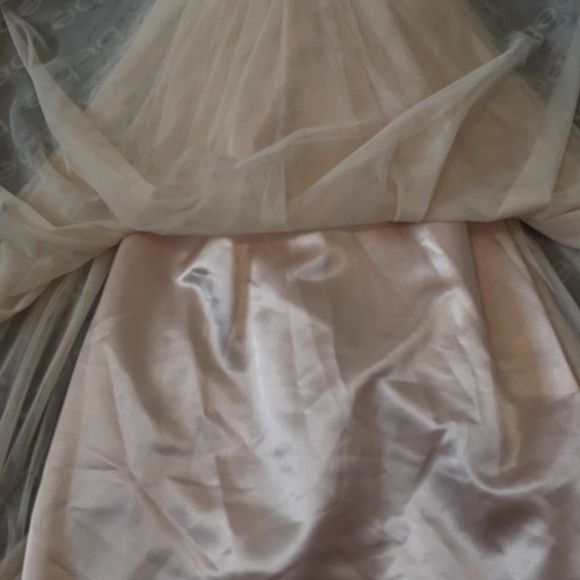 Light in the box kid gown - Picture 3 of 10